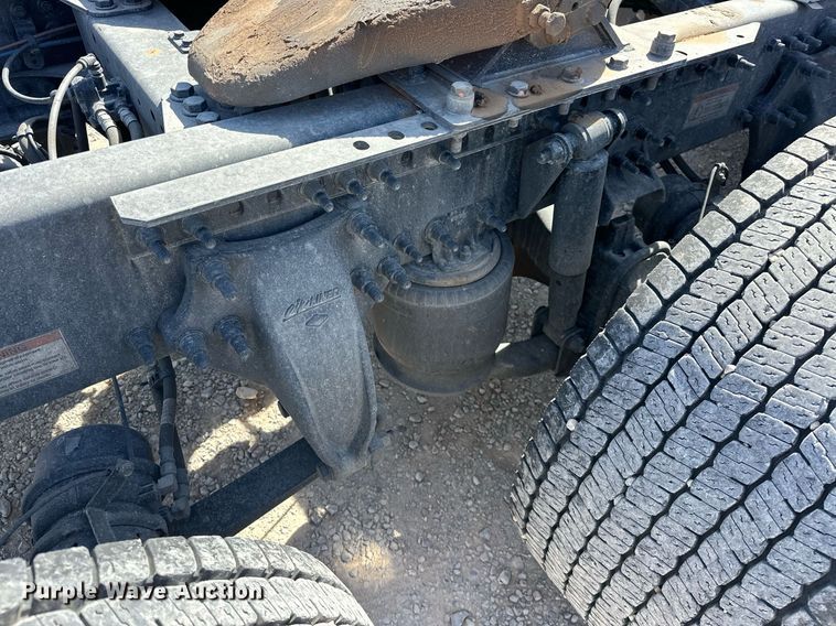 image for item EK0571 2022 Freightliner Cascadia 126 semi truck