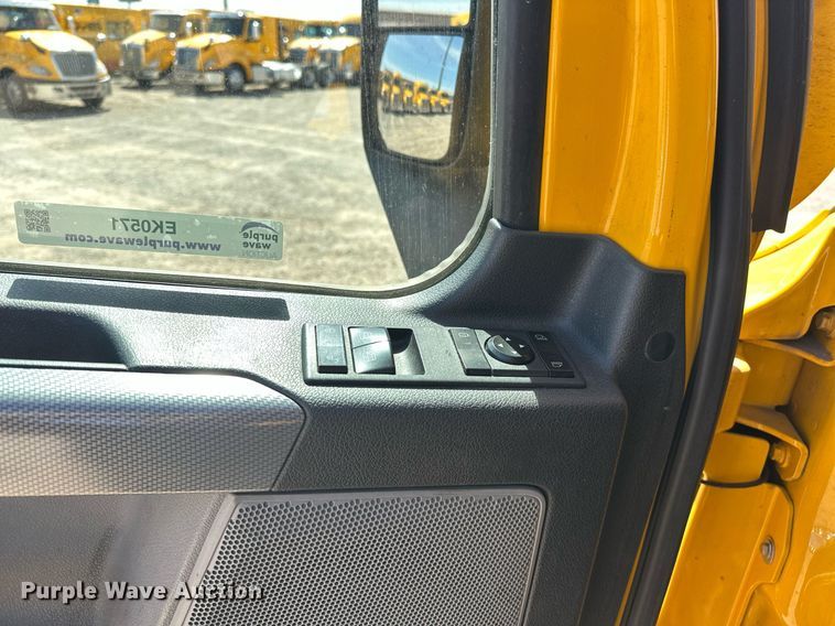 image for item EK0571 2022 Freightliner Cascadia 126 semi truck