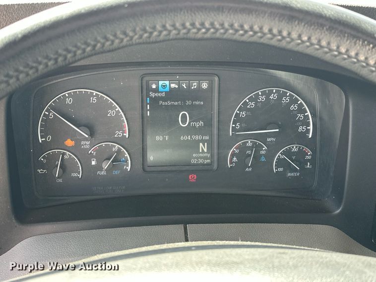 image for item EK0571 2022 Freightliner Cascadia 126 semi truck