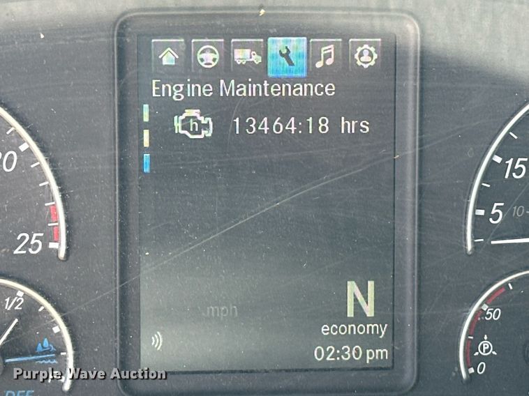 image for item EK0571 2022 Freightliner Cascadia 126 semi truck