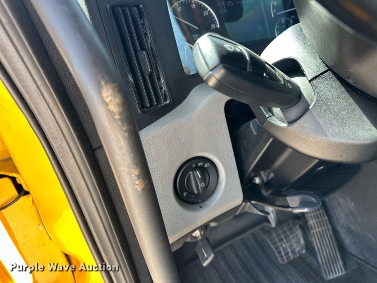 image for item EK0571 2022 Freightliner Cascadia 126 semi truck