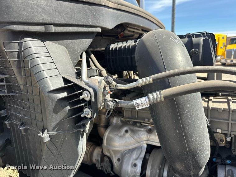 image for item EK0571 2022 Freightliner Cascadia 126 semi truck