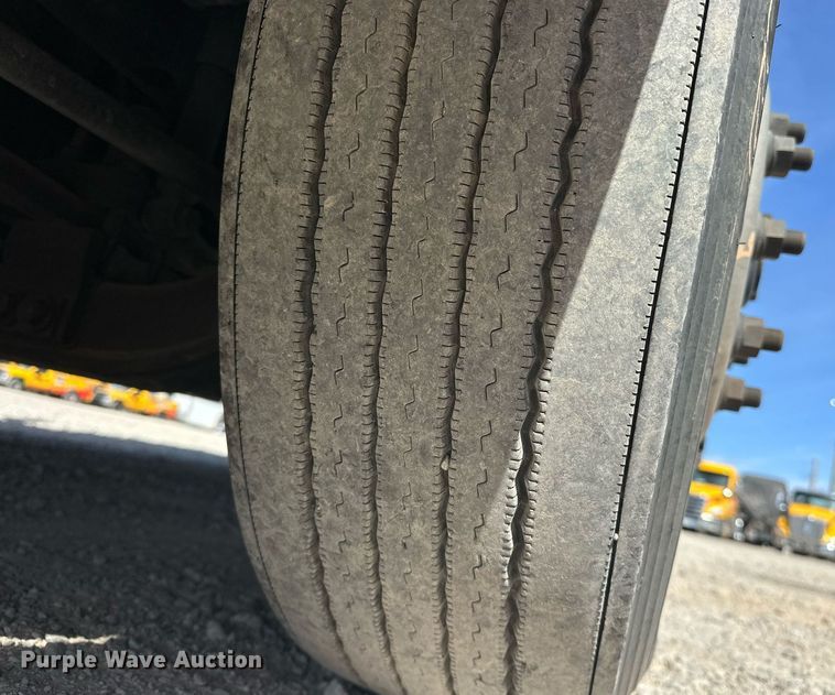 image for item EK0571 2022 Freightliner Cascadia 126 semi truck