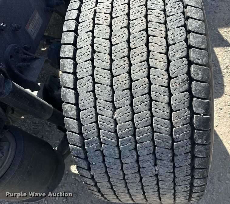 image for item EK0571 2022 Freightliner Cascadia 126 semi truck