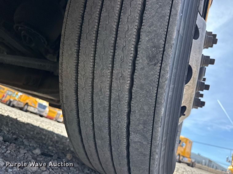 image for item EK0571 2022 Freightliner Cascadia 126 semi truck