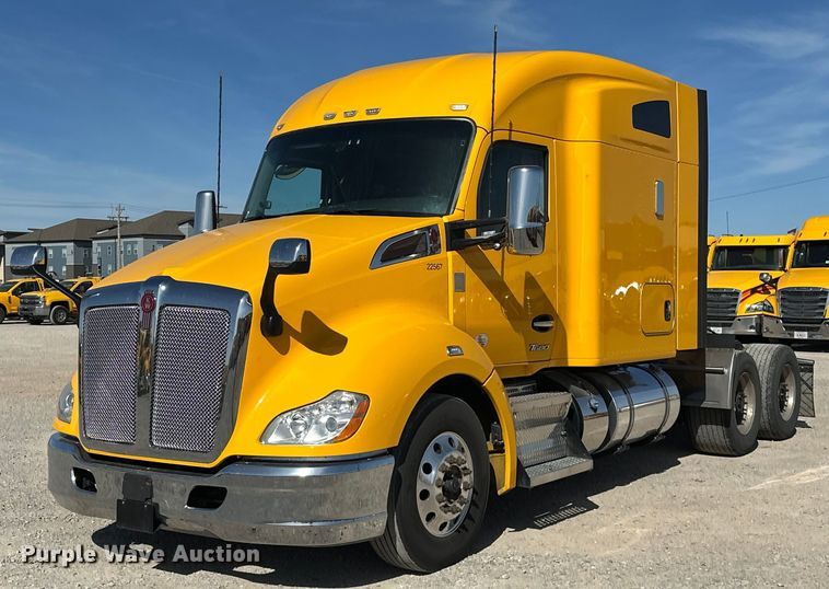image for item EK0572 2022 Kenworth T680 semi truck