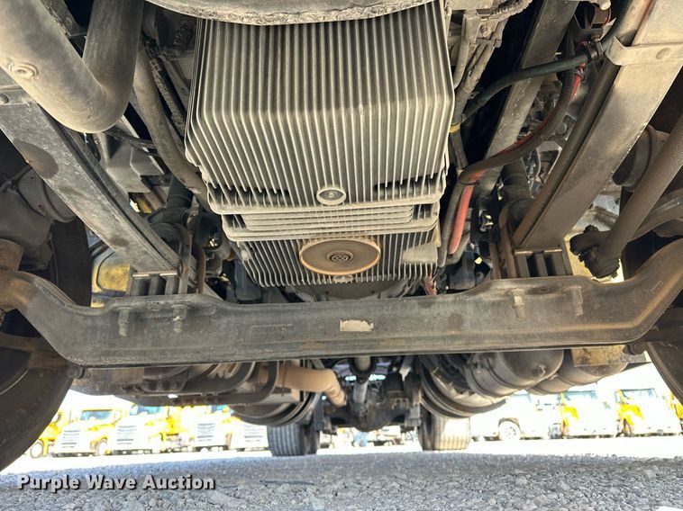 image for item EK0572 2022 Kenworth T680 semi truck