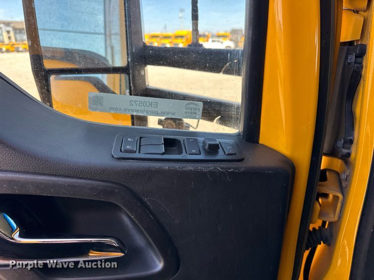 image for item EK0572 2022 Kenworth T680 semi truck