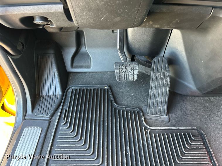 image for item EK0572 2022 Kenworth T680 semi truck