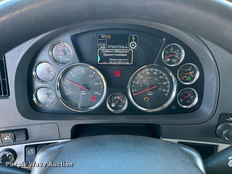 image for item EK0572 2022 Kenworth T680 semi truck