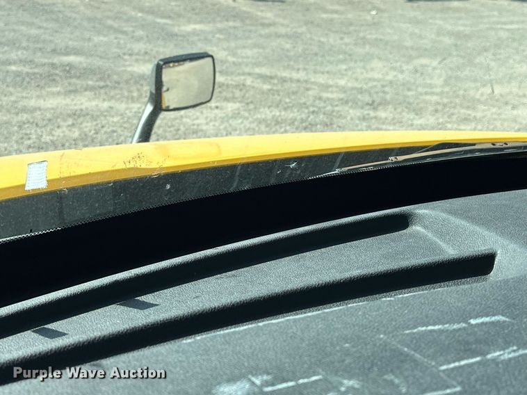 image for item EK0572 2022 Kenworth T680 semi truck