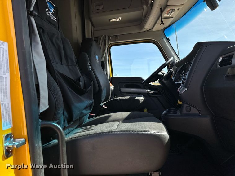 image for item EK0572 2022 Kenworth T680 semi truck