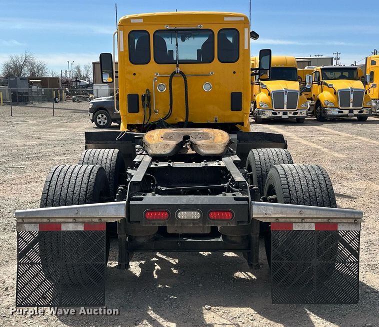 image for item EK0573 2022 Kenworth T680 semi truck