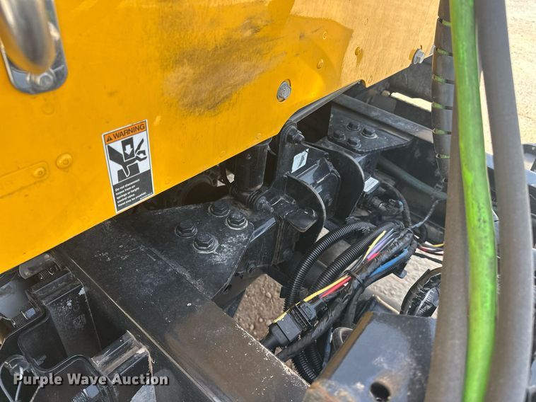 image for item EK0573 2022 Kenworth T680 semi truck