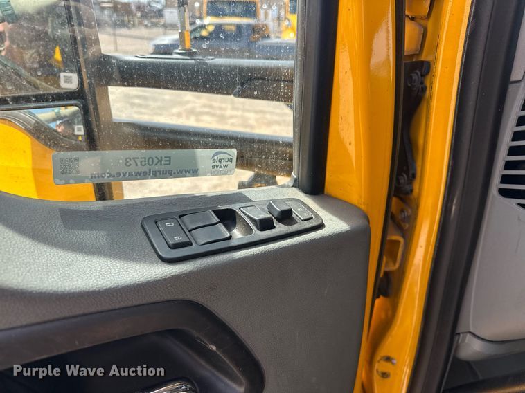 image for item EK0573 2022 Kenworth T680 semi truck