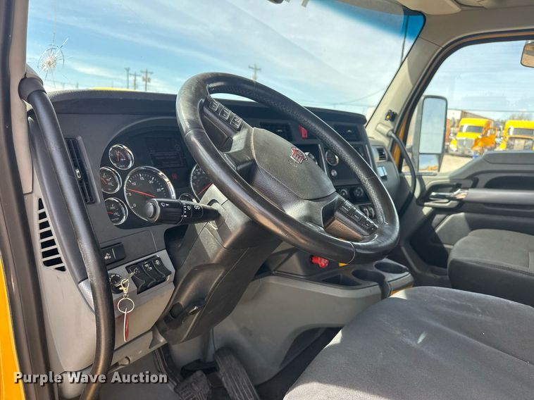 image for item EK0573 2022 Kenworth T680 semi truck