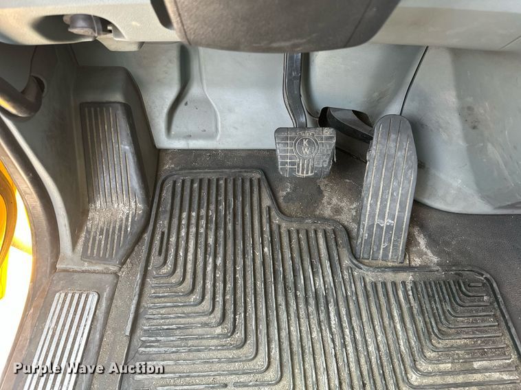 image for item EK0573 2022 Kenworth T680 semi truck