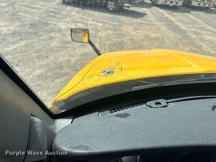 image for item EK0573 2022 Kenworth T680 semi truck