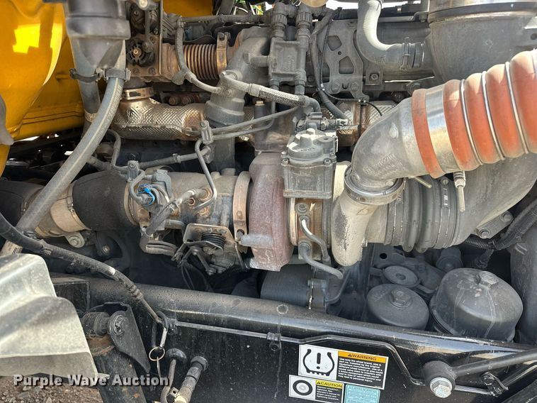 image for item EK0573 2022 Kenworth T680 semi truck