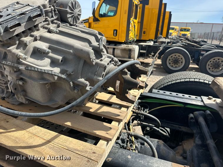 image for item EK0574 2021 International LT625 6X4 semi truck