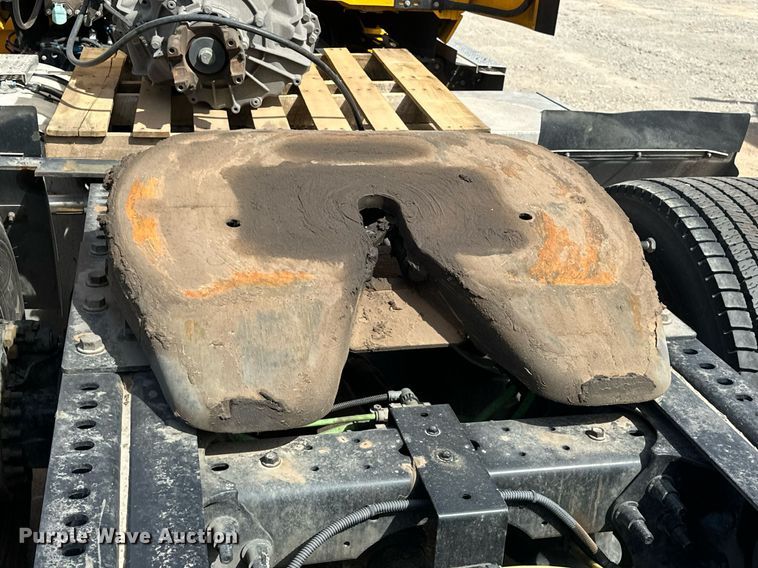 image for item EK0574 2021 International LT625 6X4 semi truck