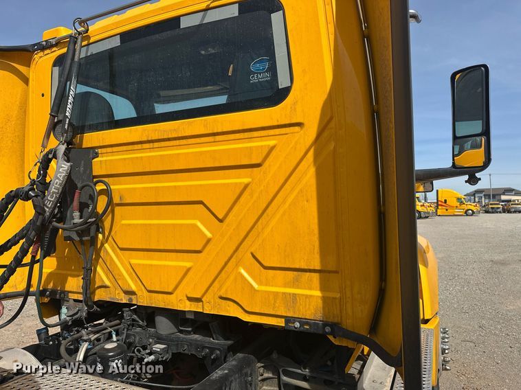 image for item EK0574 2021 International LT625 6X4 semi truck