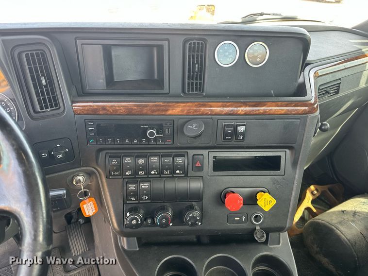 image for item EK0574 2021 International LT625 6X4 semi truck