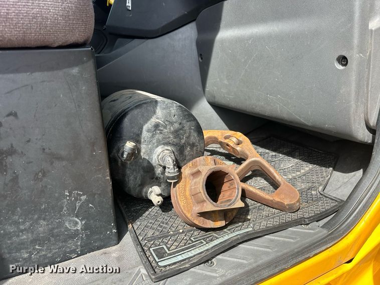 image for item EK0574 2021 International LT625 6X4 semi truck