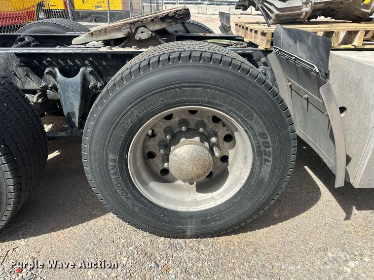 image for item EK0574 2021 International LT625 6X4 semi truck