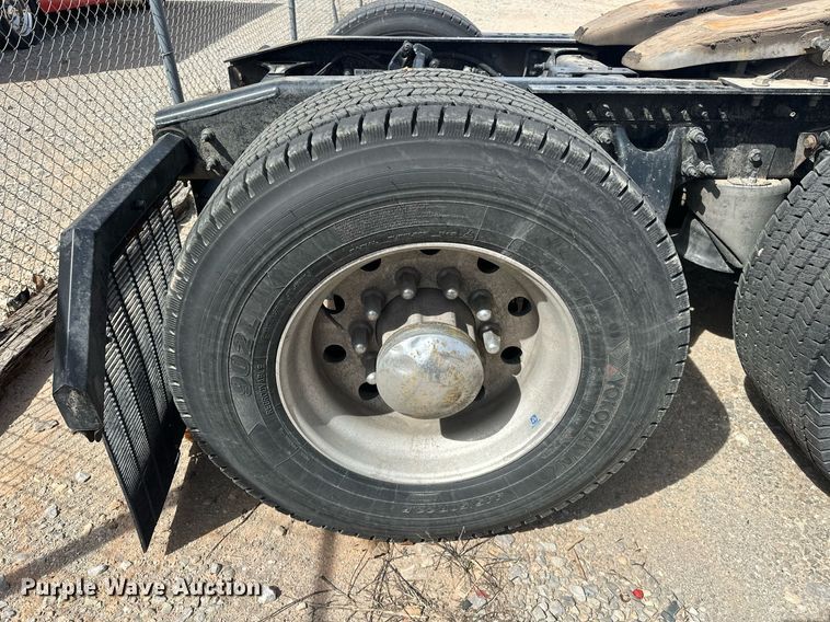 image for item EK0574 2021 International LT625 6X4 semi truck