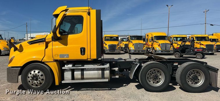 image for item EK0575 2021 Freightliner Cascadia 126 semi truck