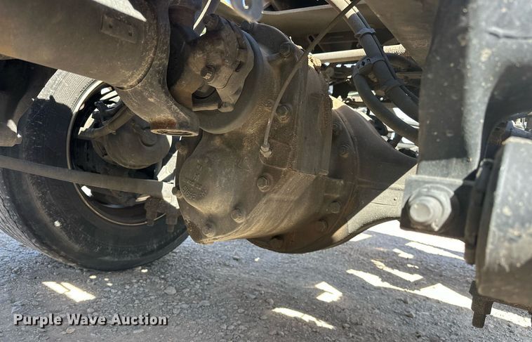 image for item EK0575 2021 Freightliner Cascadia 126 semi truck