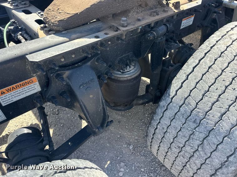 image for item EK0575 2021 Freightliner Cascadia 126 semi truck