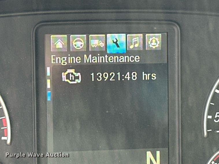 image for item EK0575 2021 Freightliner Cascadia 126 semi truck