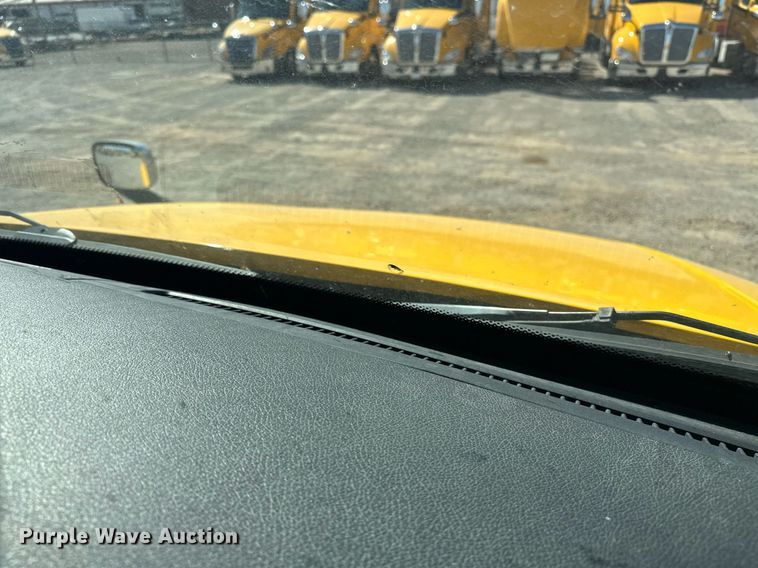 image for item EK0575 2021 Freightliner Cascadia 126 semi truck