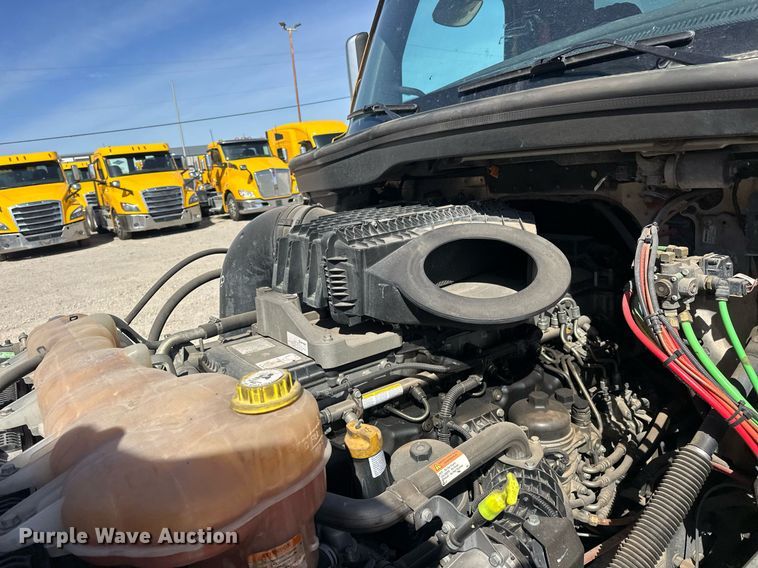 image for item EK0575 2021 Freightliner Cascadia 126 semi truck