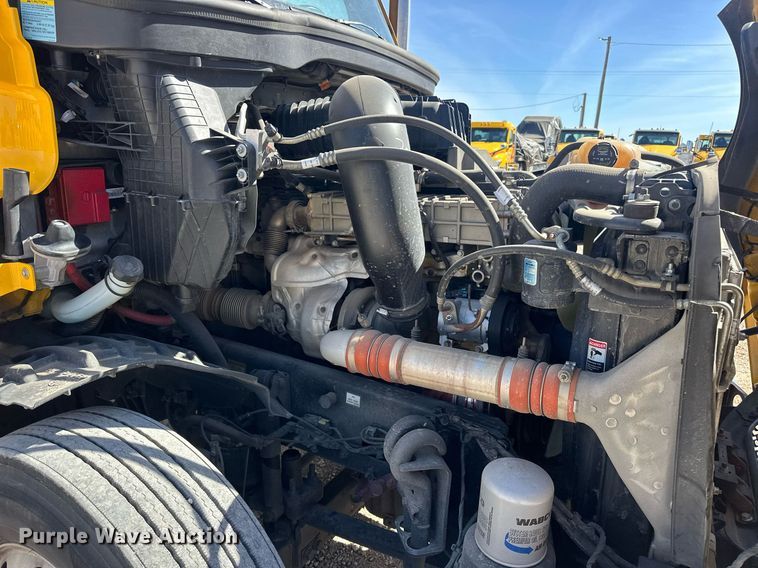 image for item EK0575 2021 Freightliner Cascadia 126 semi truck