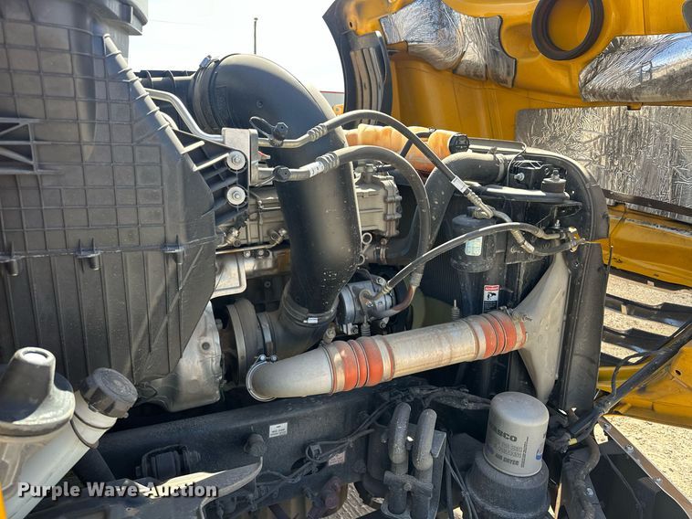 image for item EK0575 2021 Freightliner Cascadia 126 semi truck