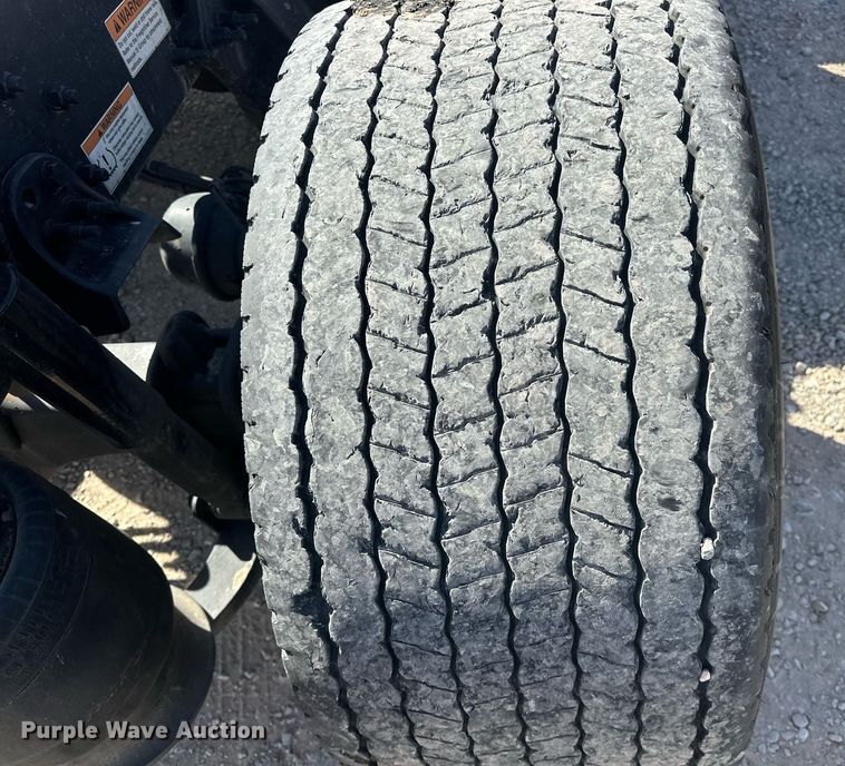 image for item EK0575 2021 Freightliner Cascadia 126 semi truck