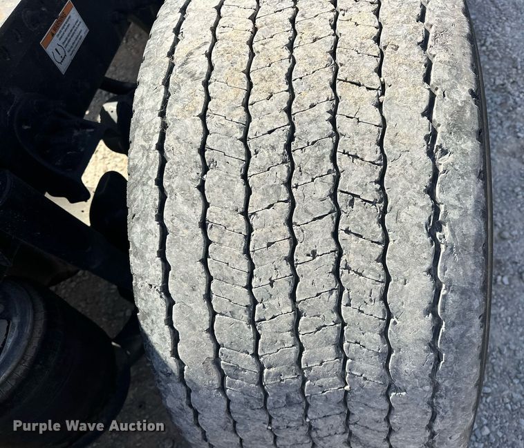 image for item EK0575 2021 Freightliner Cascadia 126 semi truck