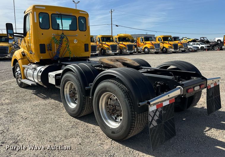 image for item EK0576 2020 Kenworth T680 semi truck