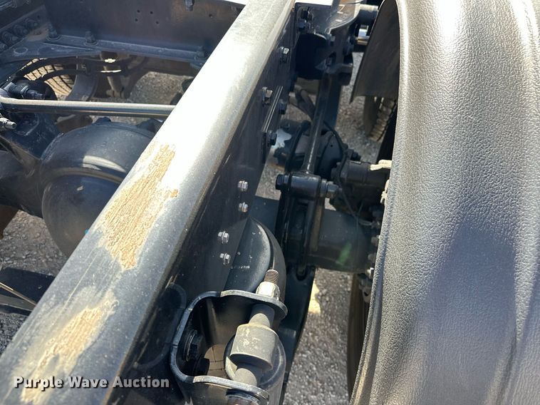 image for item EK0576 2020 Kenworth T680 semi truck