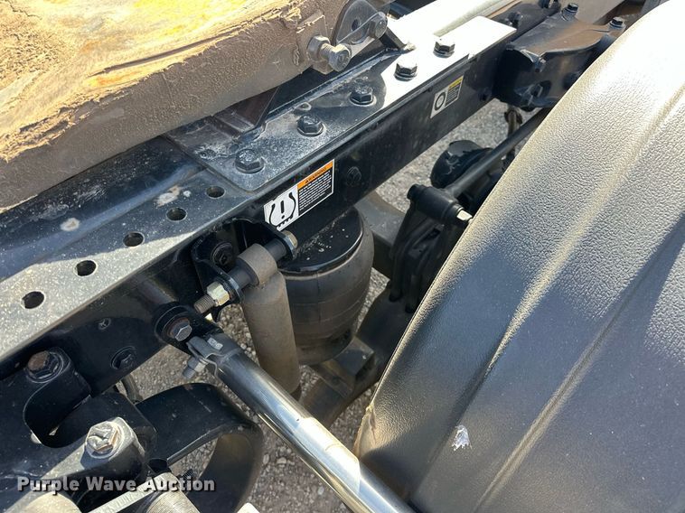 image for item EK0576 2020 Kenworth T680 semi truck