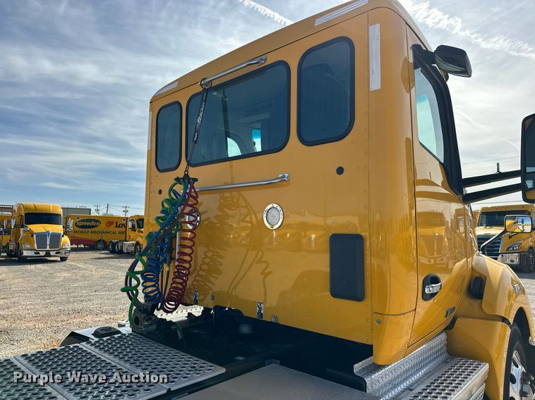 image for item EK0576 2020 Kenworth T680 semi truck