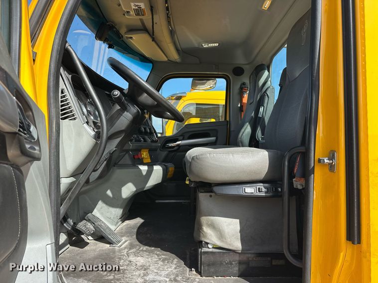 image for item EK0576 2020 Kenworth T680 semi truck