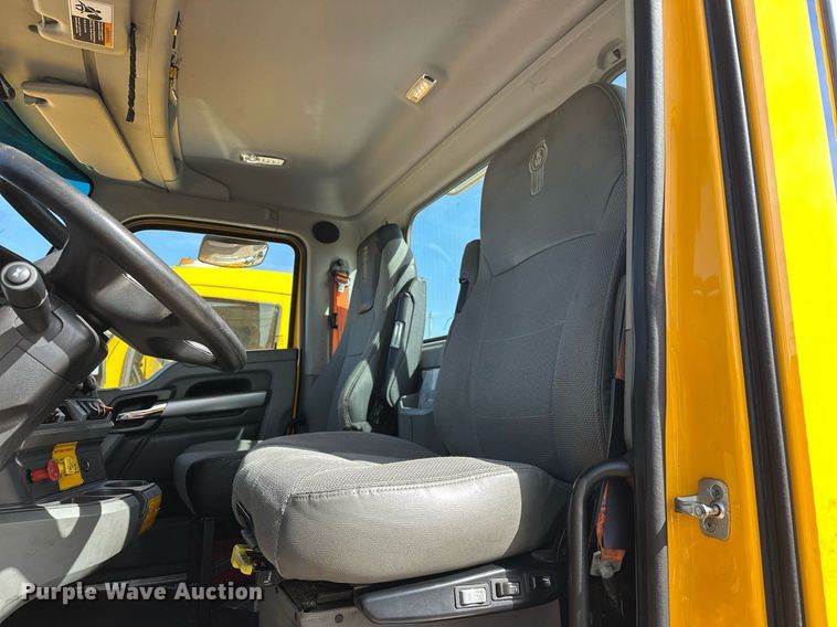 image for item EK0576 2020 Kenworth T680 semi truck