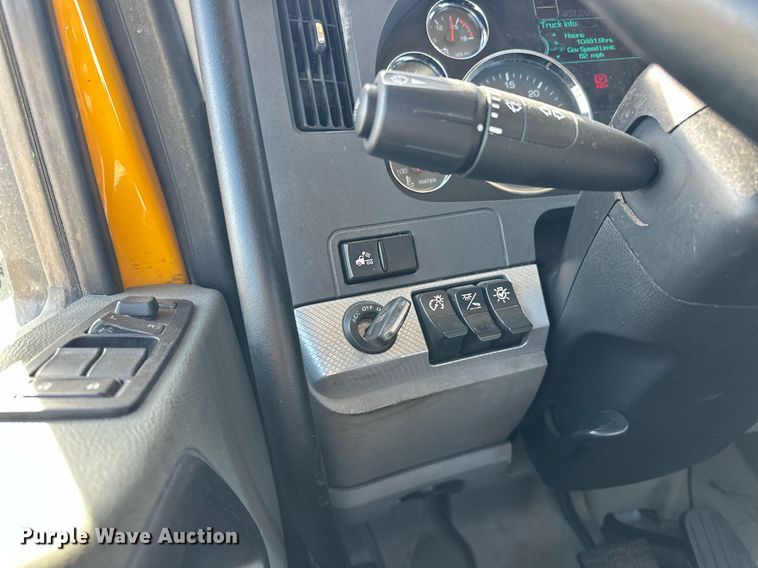 image for item EK0576 2020 Kenworth T680 semi truck