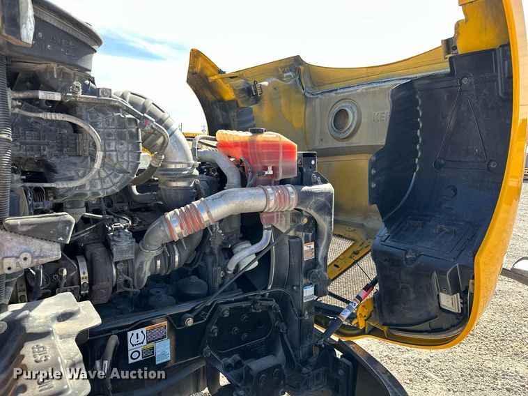 image for item EK0576 2020 Kenworth T680 semi truck