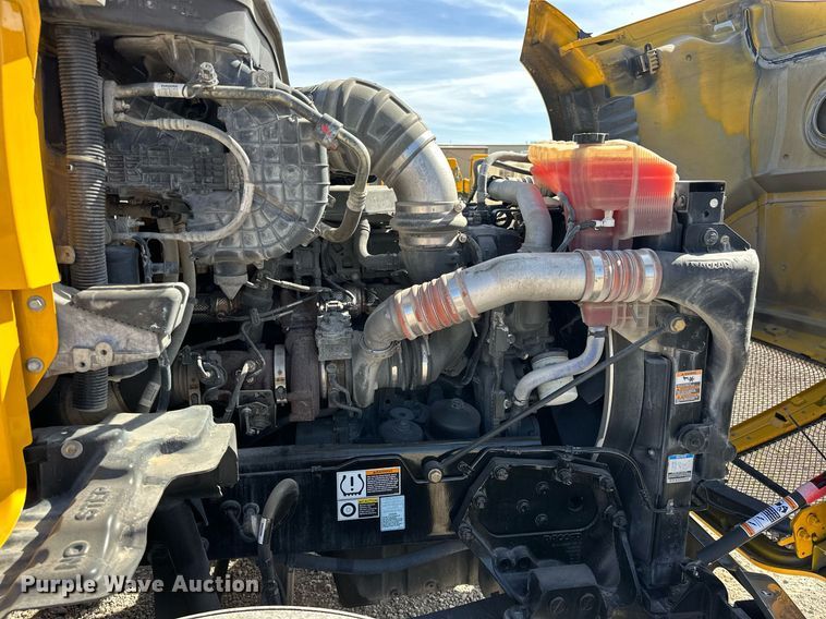 image for item EK0576 2020 Kenworth T680 semi truck