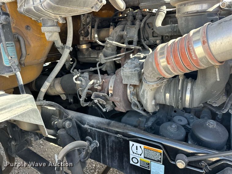 image for item EK0576 2020 Kenworth T680 semi truck